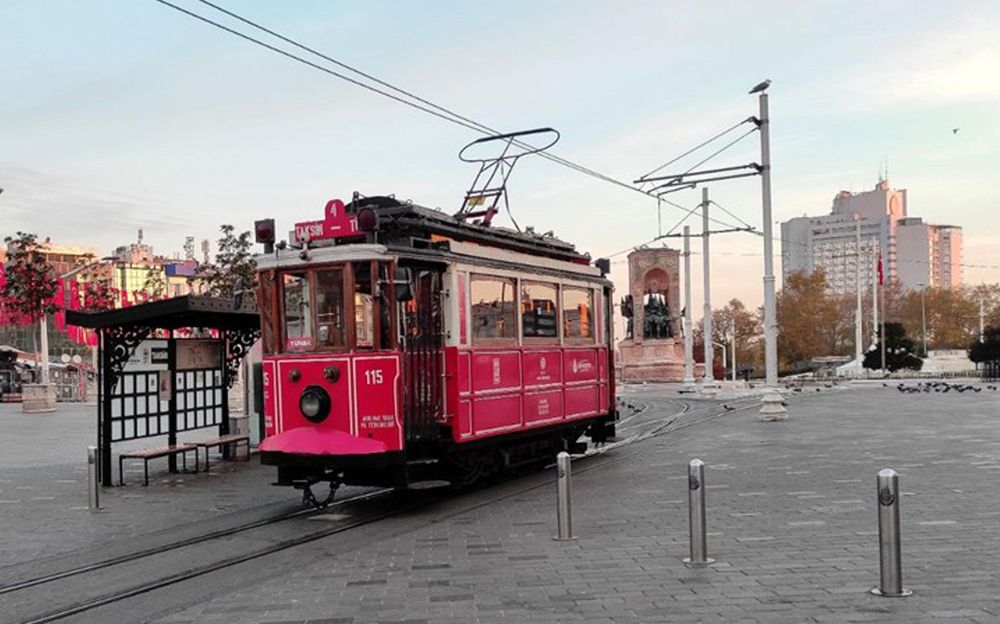 İstiklal Meydanı, fotoğraf 1 / 3